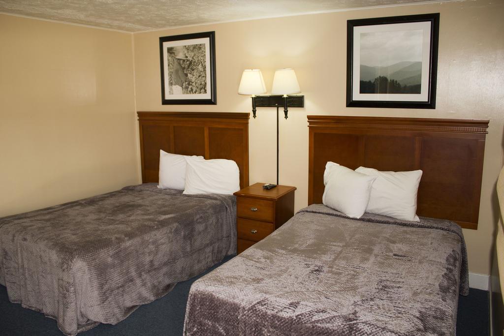 Budget Inn Лурей Екстериор снимка